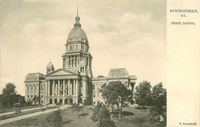 Illinois capitol in black and white by Tuck