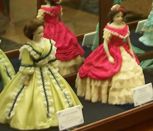 Two First Lady dolls