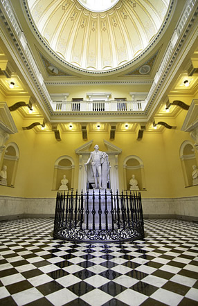 Rotunda with George Washington statue